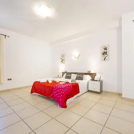 Carola - Plusholidays Villa *