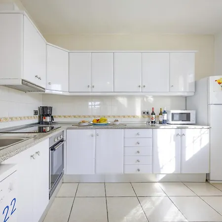 Carola - Plusholidays Villa *