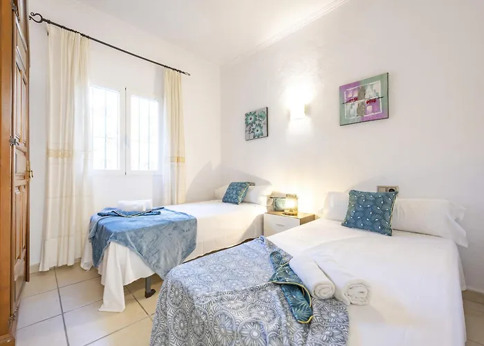 Carola - Plusholidays * Ifach