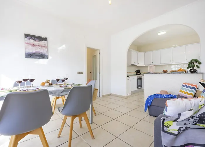 Carola - Plusholidays *