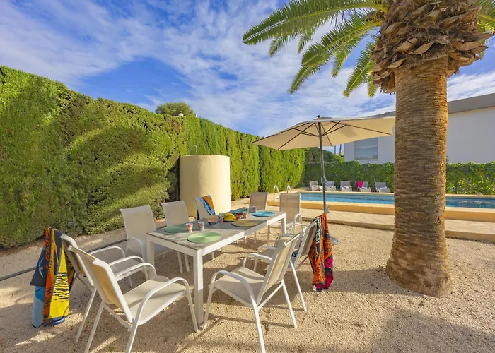 Carola - Plusholidays Villa Ifach