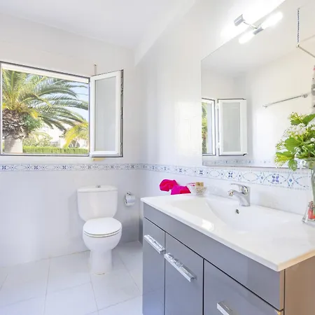 Carola - Plusholidays