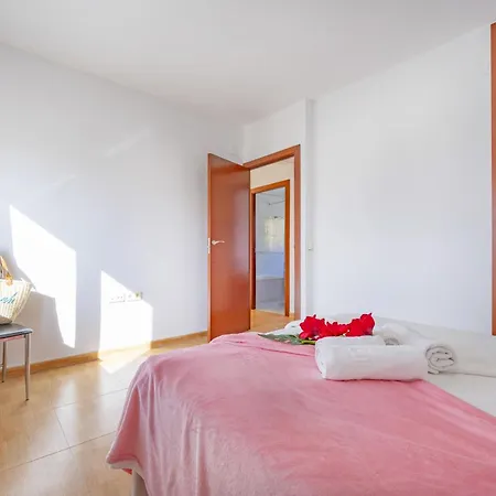 Carola - Plusholidays Villa Ifach