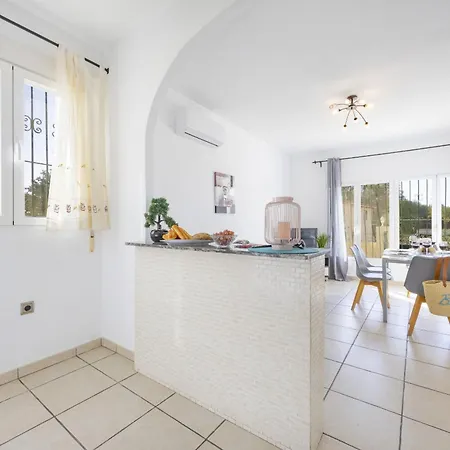 Carola - Plusholidays