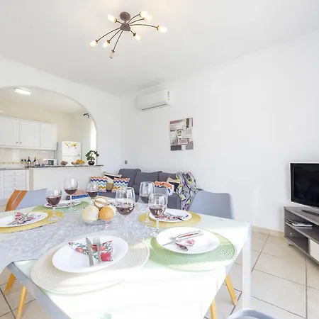 Carola - Plusholidays Villa Ifach