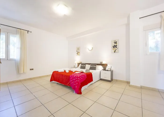 Carola - Plusholidays Villa *