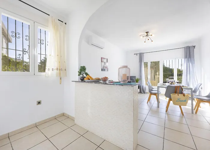 Carola - Plusholidays