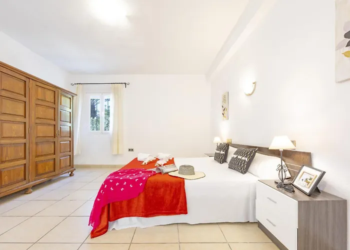 Carola - Plusholidays Ifach